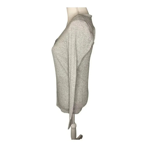 Victoria’s Secret Women’s Medium Glittery Gray Stretchy Lightweight Top - Picture 2 of 4